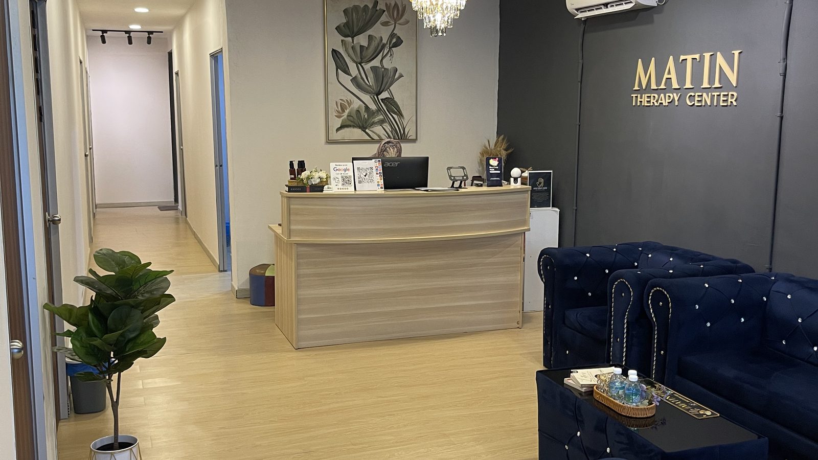 Lobby alternative wide angle — vinyl flooring and reception from side (IMG_8460, centre crop 16:9)